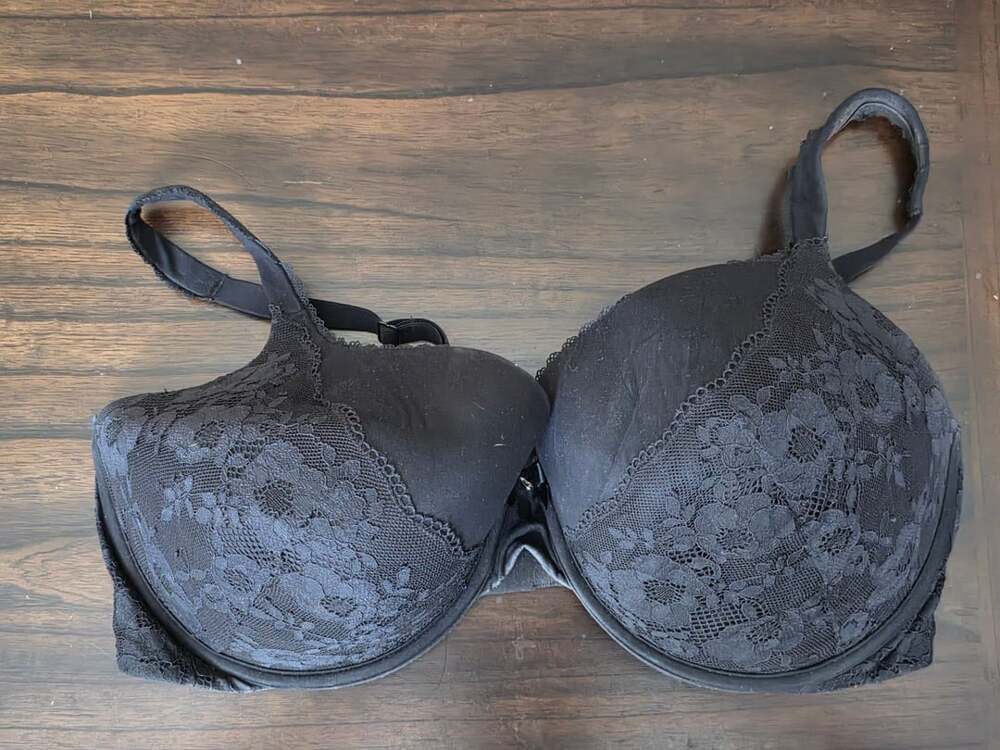 Victoria's Secret Body By Victoria Perfect Shape Bra 40DDD Black Padded Pushup
